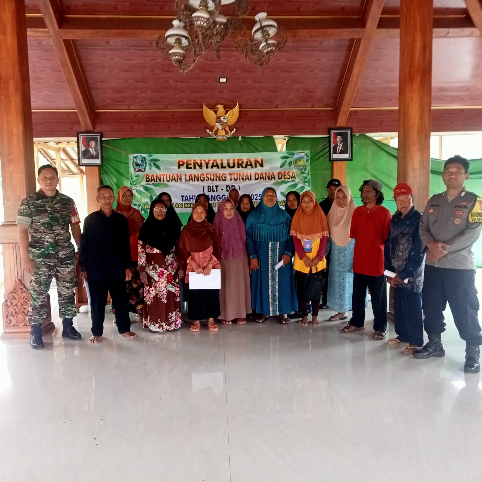 PENYALURAN BLT DESA PACALAN